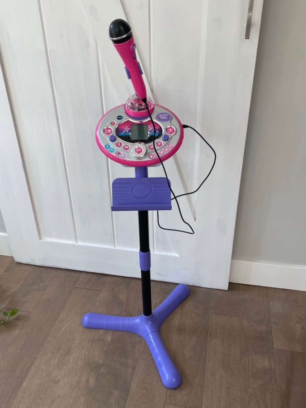 VTech Karaoke Microphone Stand with Play Console